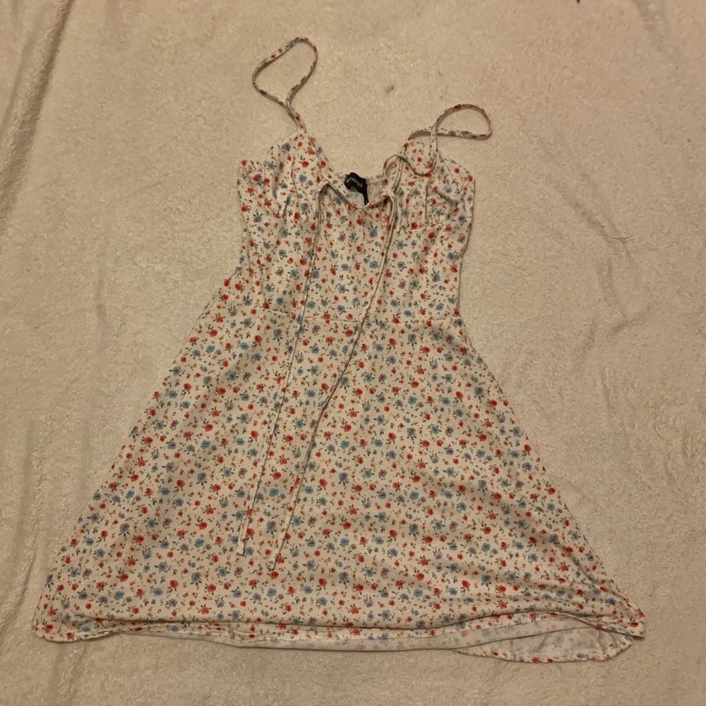 PrettyLittleThing Floral Dress